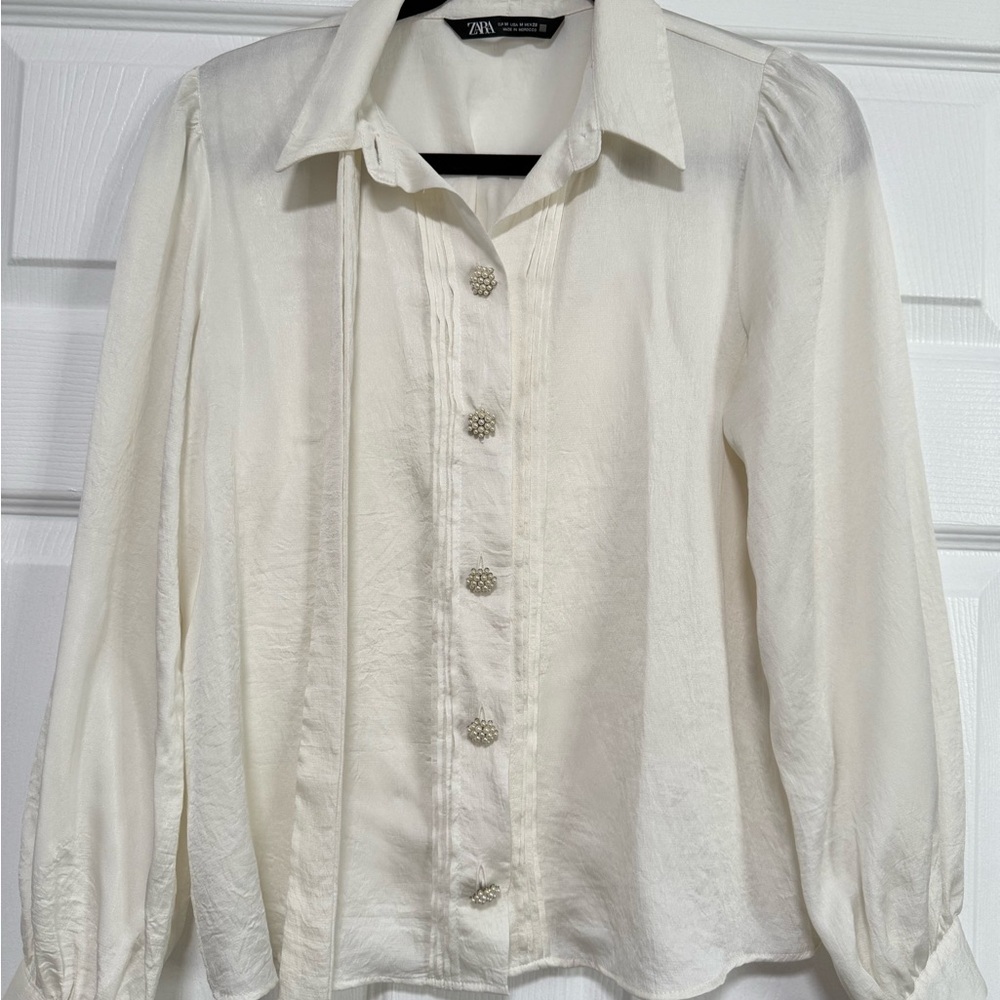 Zara Women's Cream Button-Down Shirt